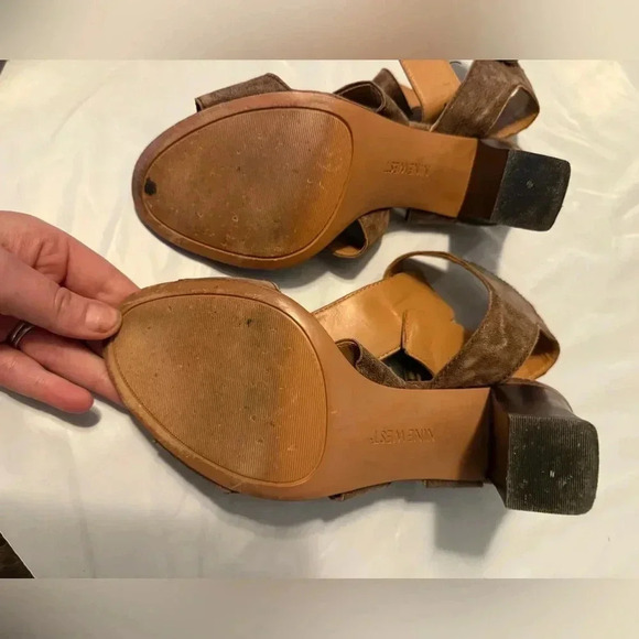 Nine West Size 8 Sandals Heels 3” Block Heels Tan - Picture 3 of 9